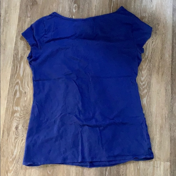 Round Neck Tee with Ruffles EUC - Picture 4 of 4